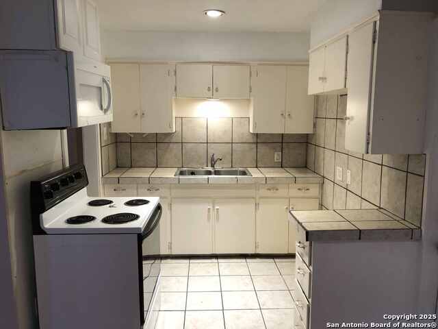 434 Rexford Dr Property Photo 5
