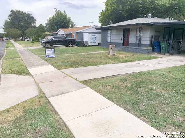 434 Rexford Dr Property Photo 13