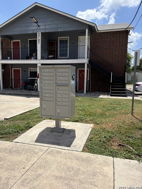3715 Bremen St Property Photo 2