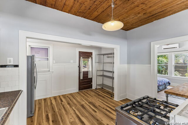 1620 N Olive St Property Photo 12