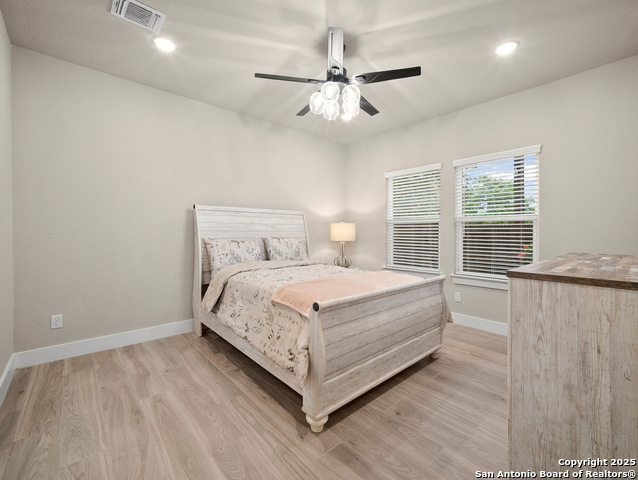 5338 Howard St Property Photo 21
