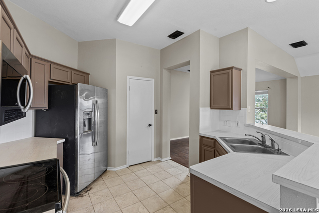 9703 Copper Oak Property Photo 16