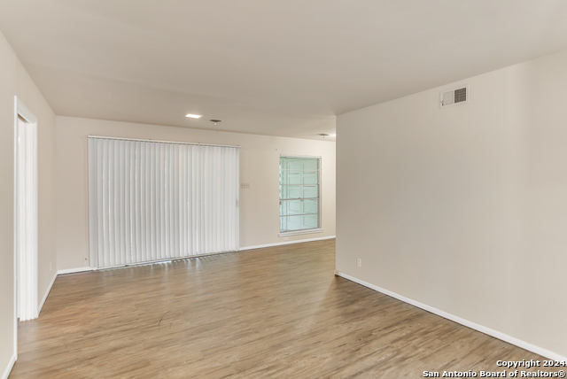 2730 Nacogdoches Rd Property Photo 3