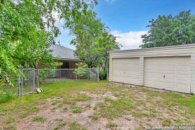 2730 Nacogdoches Rd Property Photo 14