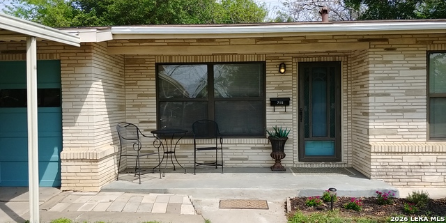 715 Edgebrook Ln Property Photo 1
