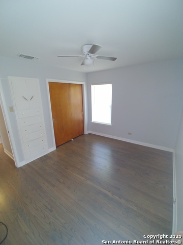 715 Edgebrook Ln Property Photo 9
