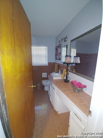 715 Edgebrook Ln Property Photo 11