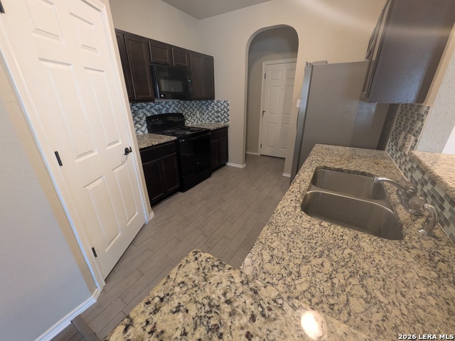 5826 Grandwood Property Photo 14