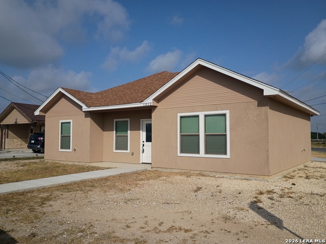 1012 E Bowie St Property Photo 3