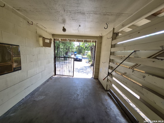 807 Weizmann St Property Photo 8
