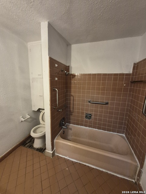 807 Weizmann St Property Photo 23