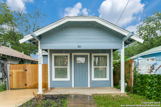1324 E Carson St Property Photo 1