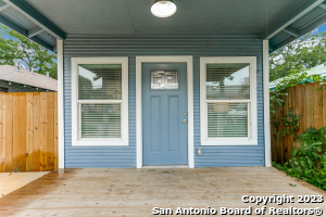 1324 E Carson St Property Photo 3