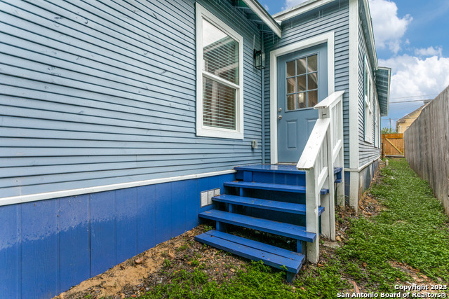 1324 E Carson St Property Photo 19