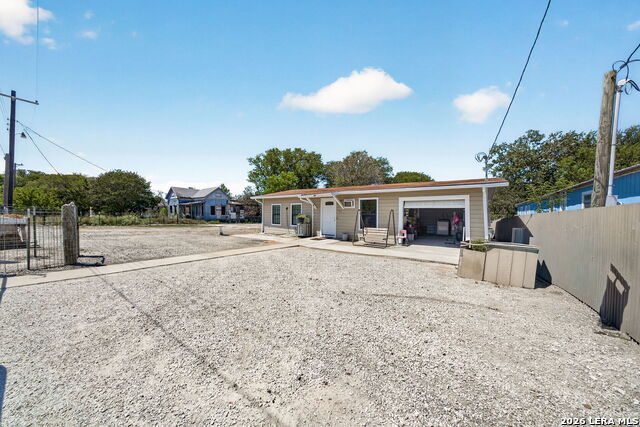 850 Fm 743 Property Photo 2