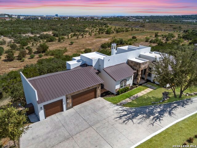 37 Trophy Property Photo 11