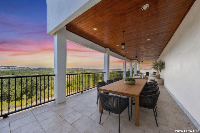 37 Trophy Property Photo 68