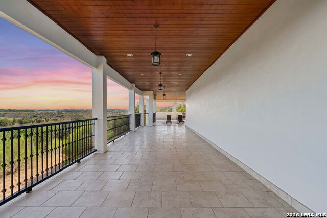 37 Trophy Property Photo 70