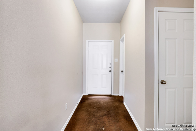 5815 Golf Bnd Property Photo 3