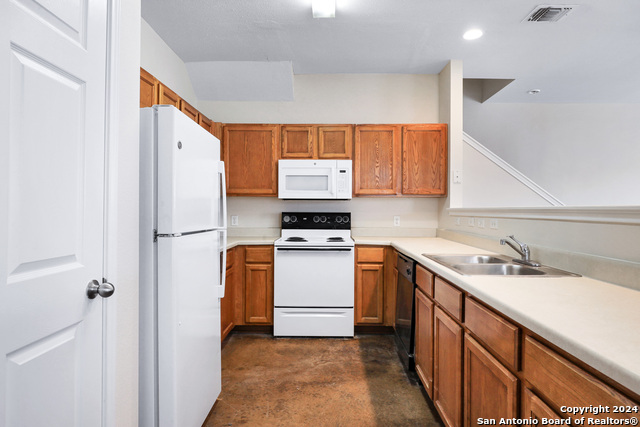 5815 Golf Bnd Property Photo 6