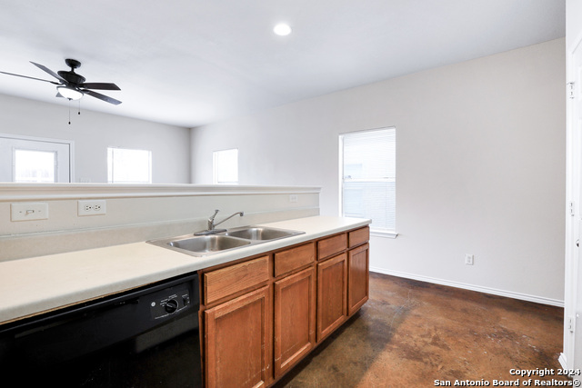 5815 Golf Bnd Property Photo 8