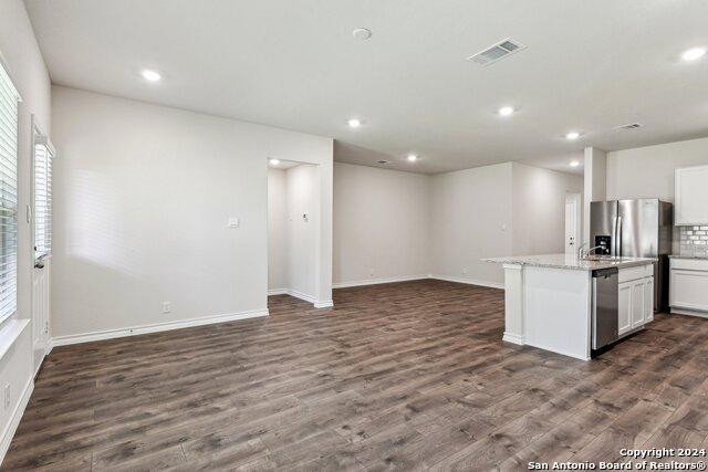 21281 Millstream Bend Property Photo 8