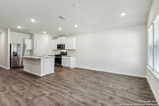 21281 Millstream Bend Property Photo 9