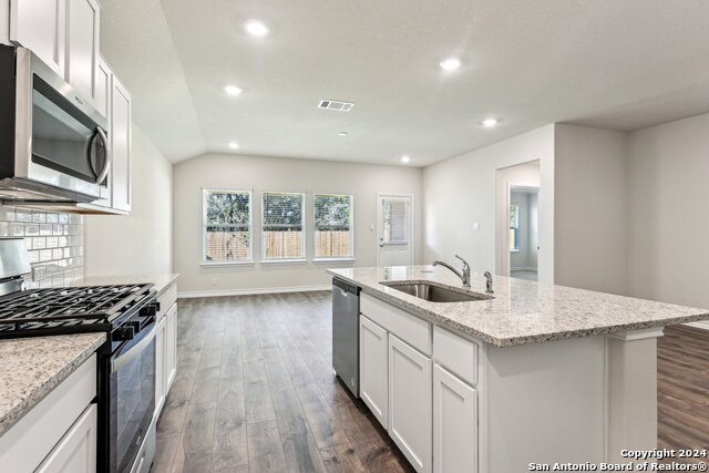 21281 Millstream Bend Property Photo 12