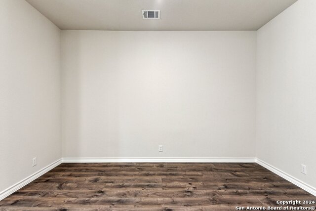 21281 Millstream Bend Property Photo 36