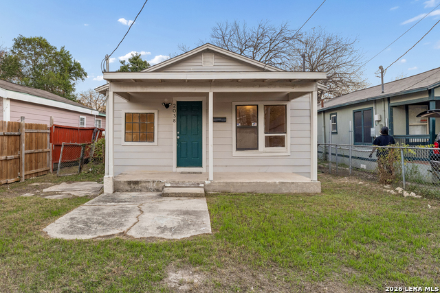 2038 Hidalgo St Property Photo 1