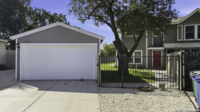 6704 Spring Front Dr Property Photo 2