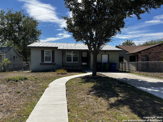 726 John Adams Dr Property Photo 1