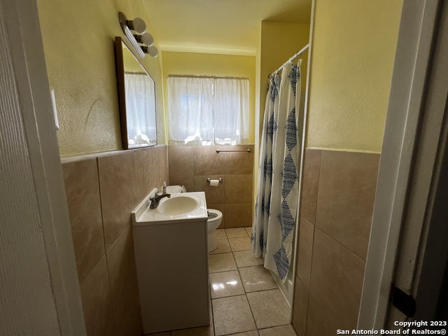 726 John Adams Dr Property Photo 6