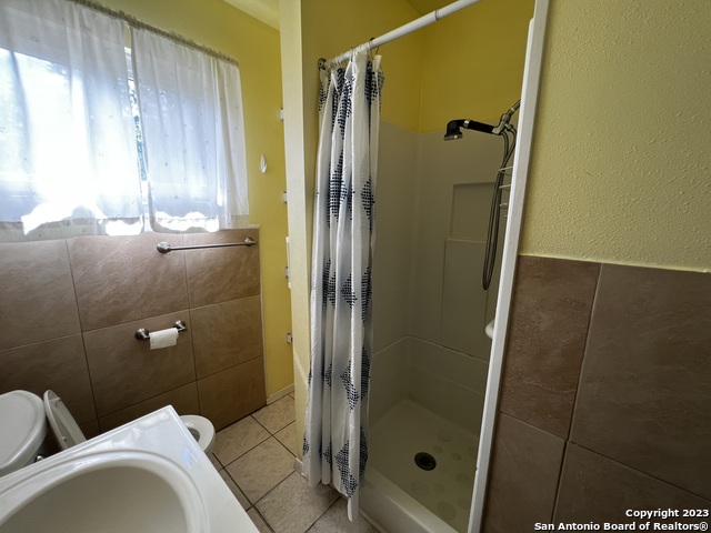 726 John Adams Dr Property Photo 7