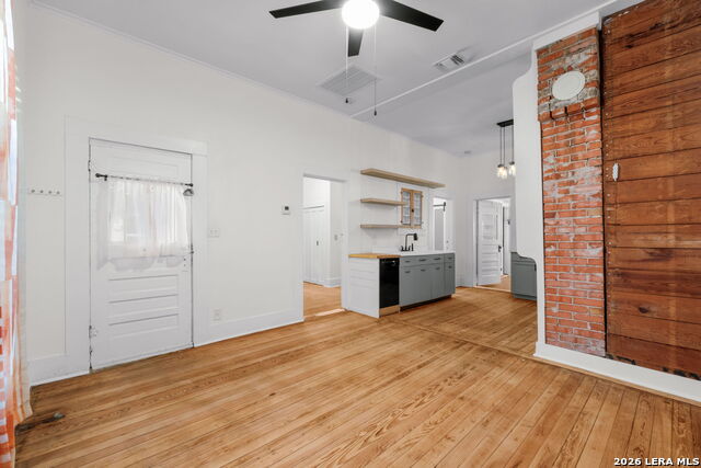 326 Helena St Property Photo 5