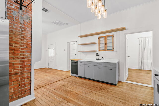 326 Helena St Property Photo 8