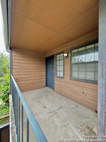 4803 Hamilton Wolfe Rd Property Photo 2