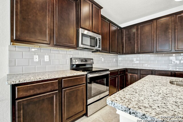6035 Snorkel Sq Property Photo 6