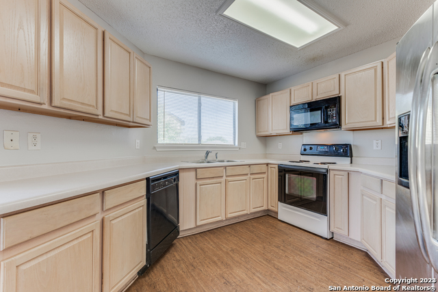 9 Crystal Moon Property Photo 7