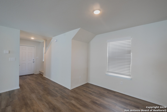6239 Fieldrun Property Photo 4