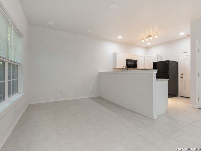 11 Oak Plz Property Photo 4