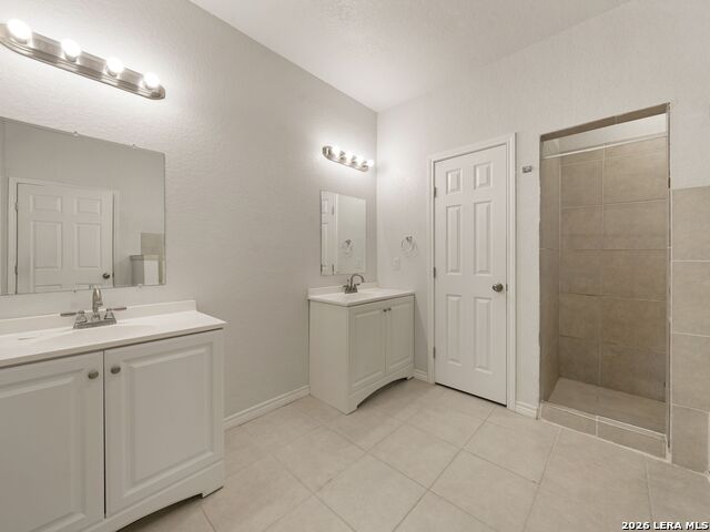 11 Oak Plz Property Photo 8
