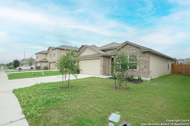 6310 Kendall Cove Property Photo 2