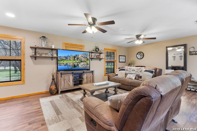 222 Spanish Oak Trl Property Photo 8