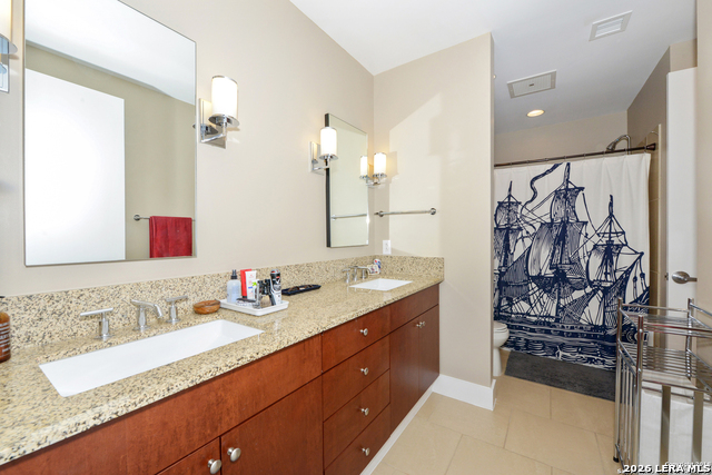 610 E Market St Property Photo 18