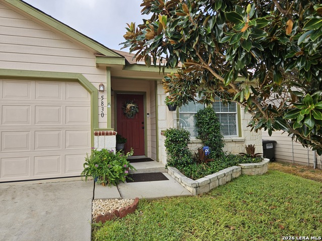 5830 Sherbrooke Oak Property Photo 2