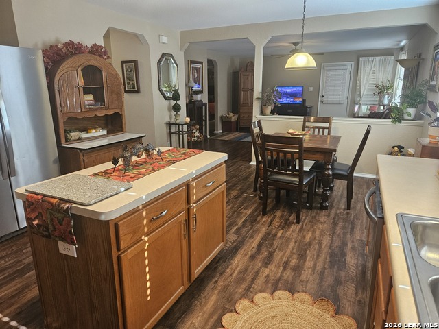 5830 Sherbrooke Oak Property Photo 9