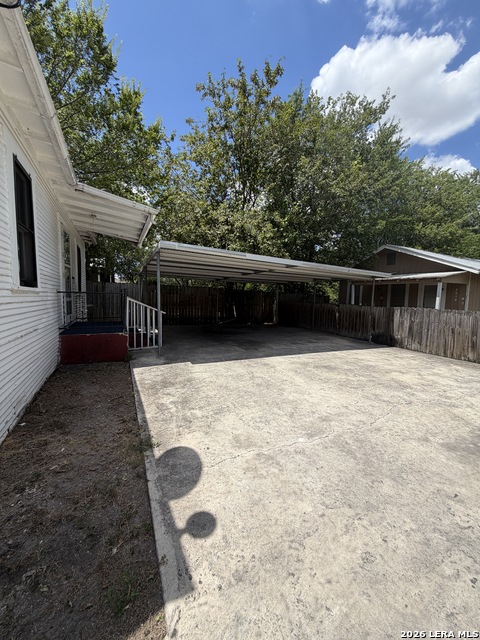 2019 Martin Luther King Dr Property Photo 19
