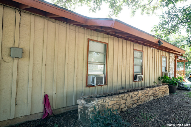 300/302 Koch Property Photo 4