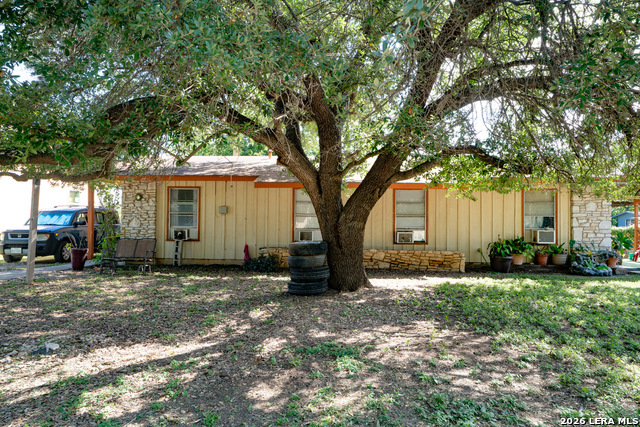 300/302 Koch Property Photo 8